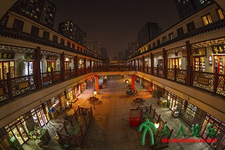 17.夜逛商业街13520053135.jpg