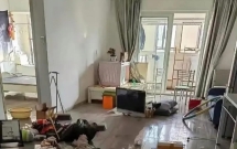 英 诗《 Home Is So Sad 》汉 译《 好 惨 哪，这 个 家！》